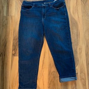 Levi’s cropped capris size 16